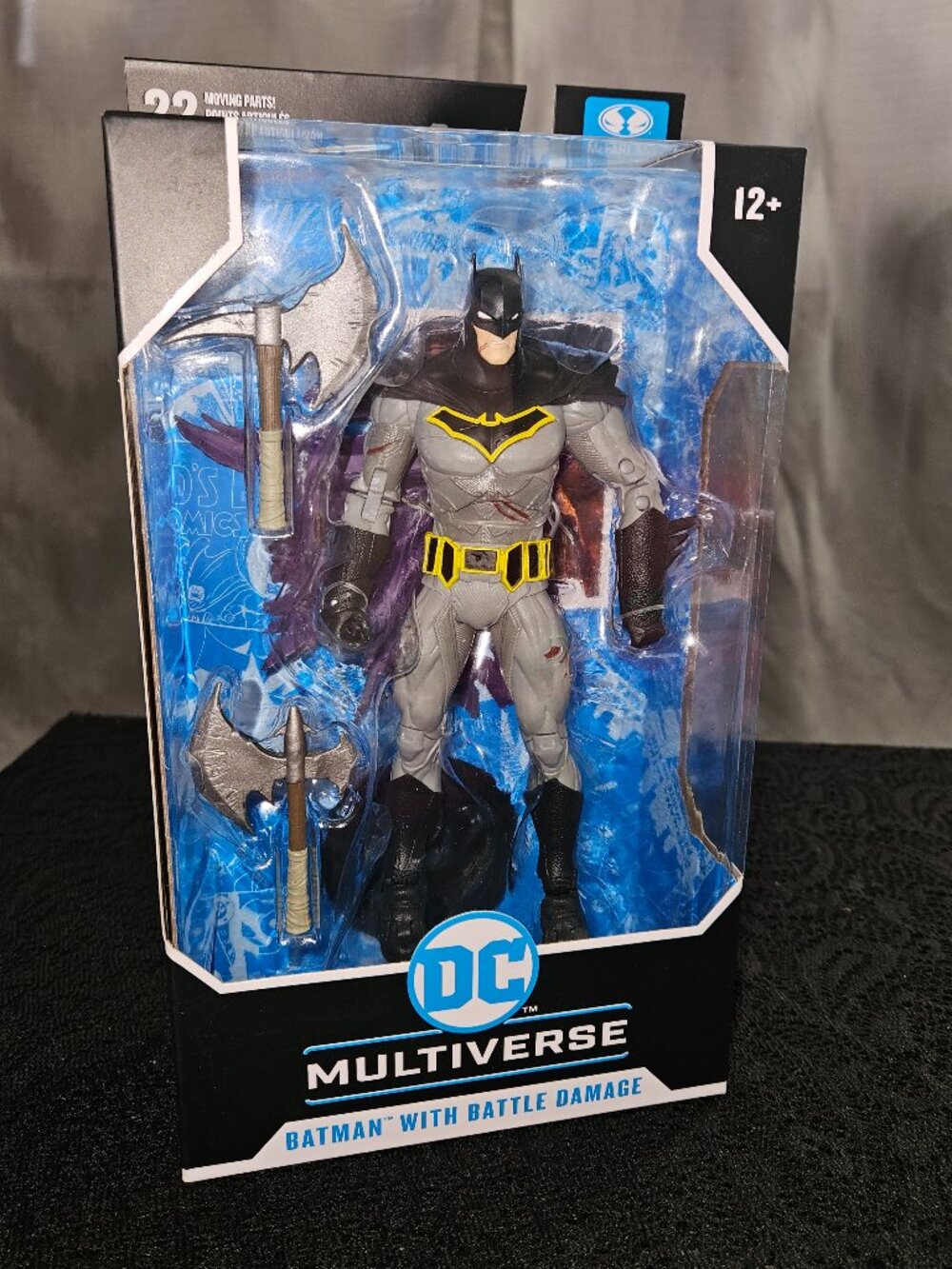 NIB McFarlane DC Multiverse Figure – Batman with Battle Damage: Dark Nights (21)